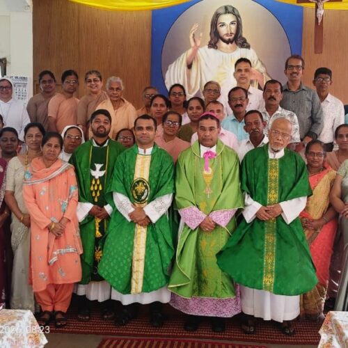 New Extraordinary Ministers of Holy Communion Equipped for Ministry through Training Seminar