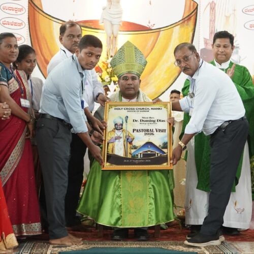 Pastoral visit of the Bishop to Holy Cross Church, Manki