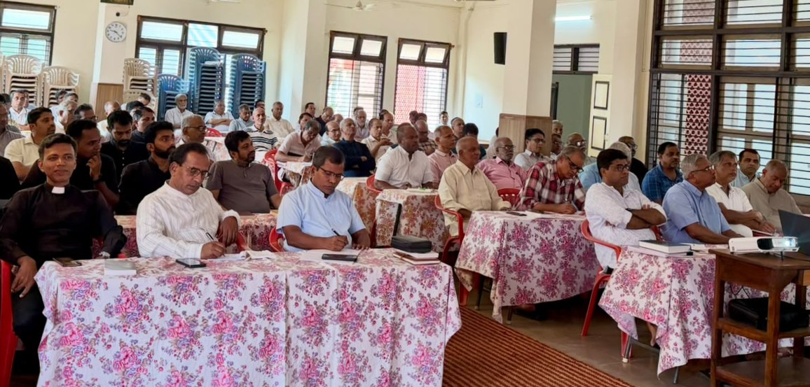 Ongoing Formation for Priests Begins with Seminar on Liturgical Singing and Sacred Music