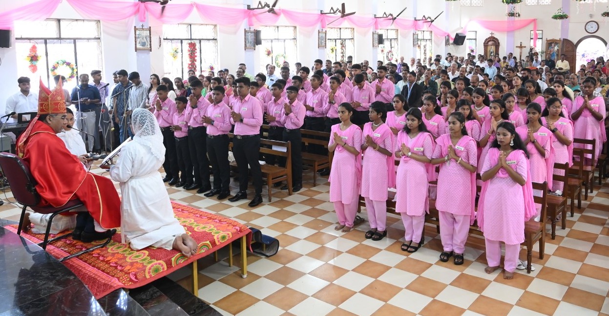 Bishop’s Pastoral Visit to Infant Jesus Church, Agasebagil, Sirsi